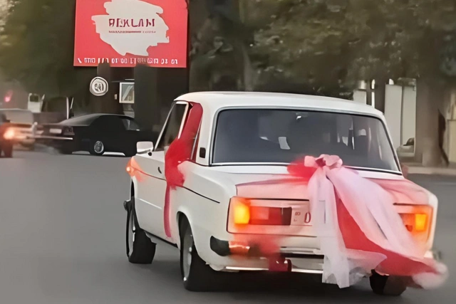 Дорожная полиция предупредила водителей, совершающих автохулиганство во время свадебных церемоний