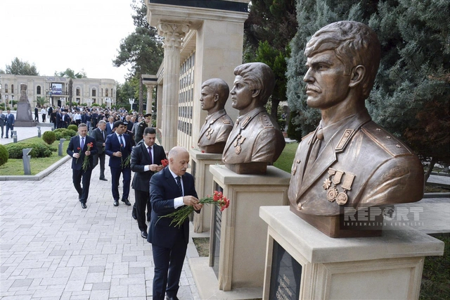 Vətən müharibəsi şəhidlərinin xatirəsi bölgələrdə anılıb