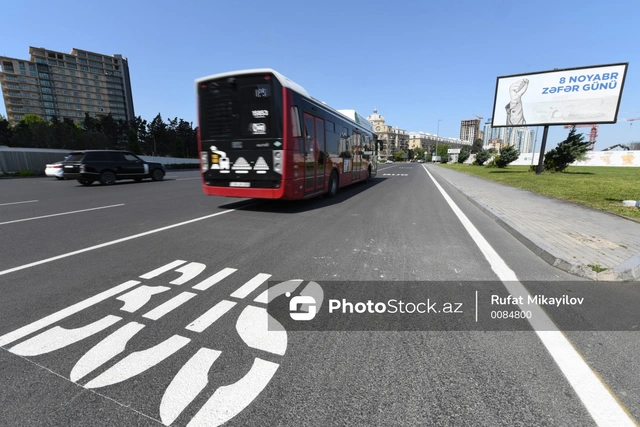 Sürücülərin NƏZƏRİNƏ - Bakıda 200 metrlik avtobus zolağı ləğv edildi