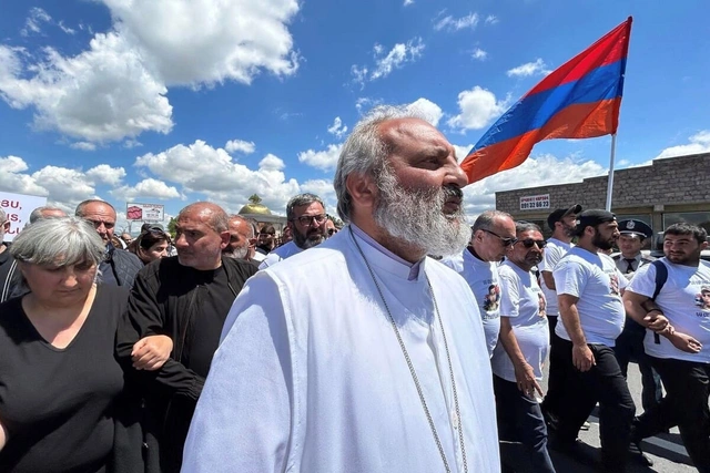 Политикан-рясоносец вот-вот вгонит Армению в гроб