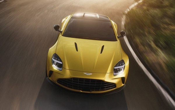 Aston Martin отзовет 1 100 новых суперкаров: они могут загореться