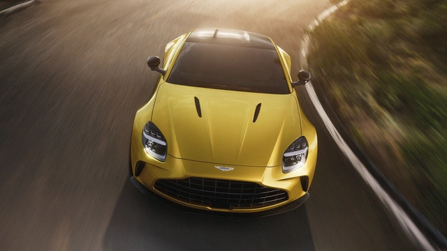 Aston Martin отзовет 1 100 новых суперкаров: они могут загореться