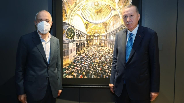 Cumhurbaşkanı Erdoğan'dan Ayasofya'ya ziyaret: "Ayasofya fotoğrafları" sergisi açık