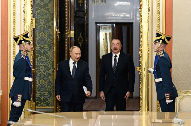 İlham Aliyev Moskova'da Vladimir Putin'le görüşüyor