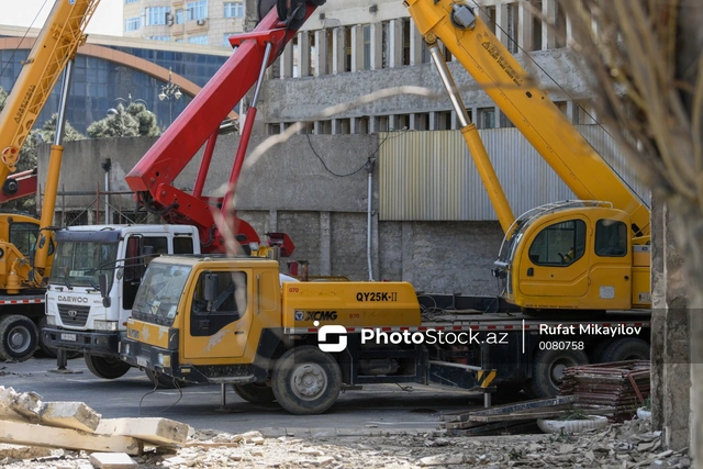 Plana düşən evə verilən ödənişlə razılaşmayan sakin məhkəmə qərarı ilə mənzildən ÇIXARILA BİLƏR?