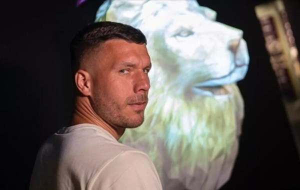 Efsane golcü Podolski 39 yaşında futbola veda etti