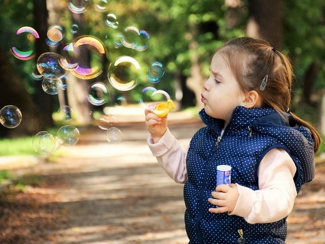 Dünya kız çocukları günü: Kızlar için daha aydınlık bir gelecek