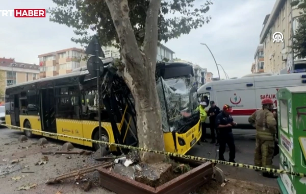 В Стамбуле автобус попал в ДТП: есть пострадавшие