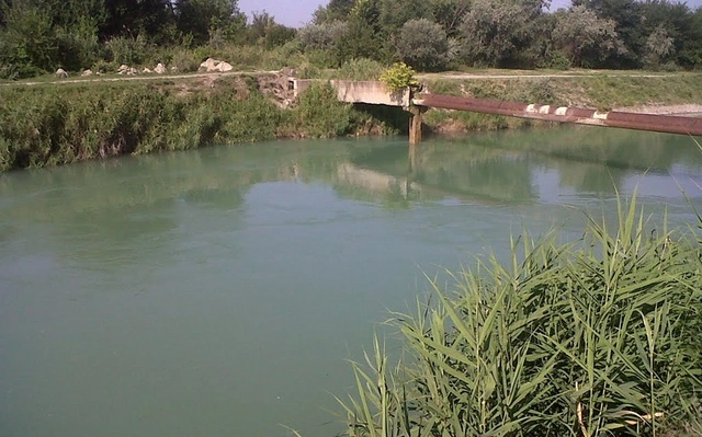 Смертельное ДТП в Агдашском районе: тело водителя извлекли из водоканала