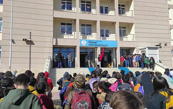 Malatya'da deprem paniği: Okullarda 1 gün tatil ilan edildi