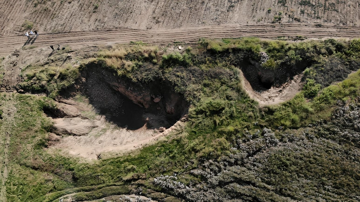 Harran Ovası'ndaki dev obruklar çiftçileri tedirgin ediyor