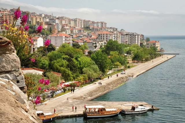 Sinop'ta kaçak kazı yapan 3 kişi yakalandı