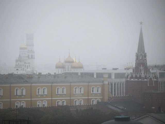 Москву накрыл "радиационный" туман