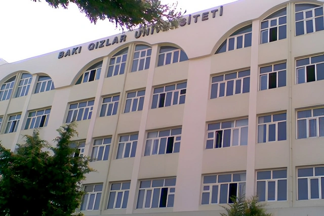 Bakı Qızlar Universitetində oğlan tələbələr təhsil alırlar?