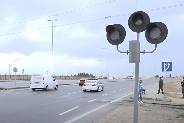 Qala qəsəbəsində işıqforların olmaması sürücüləri təhlükəyə atır