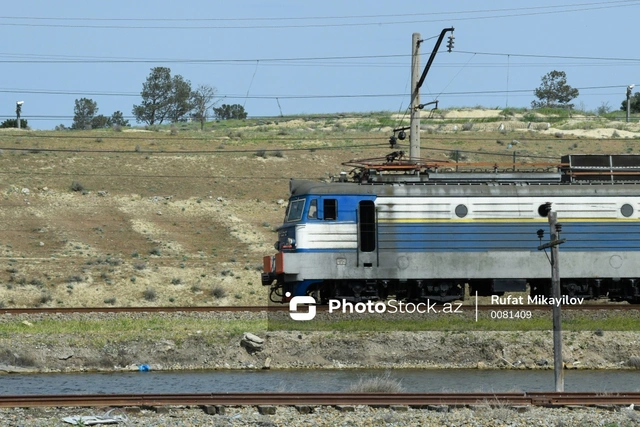 Bakıda elektrovoz mikroavtobusla toqquşdu: Xəsarət alanların son durumu AÇIQLANDI