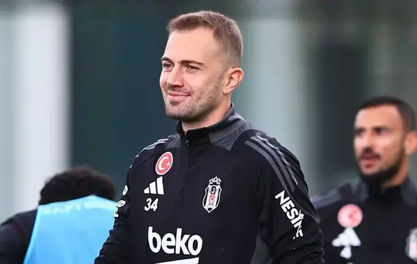 Beşiktaş'ta Lyon ve Galatasaray maçı öncesi Mert Günok sakatlandı