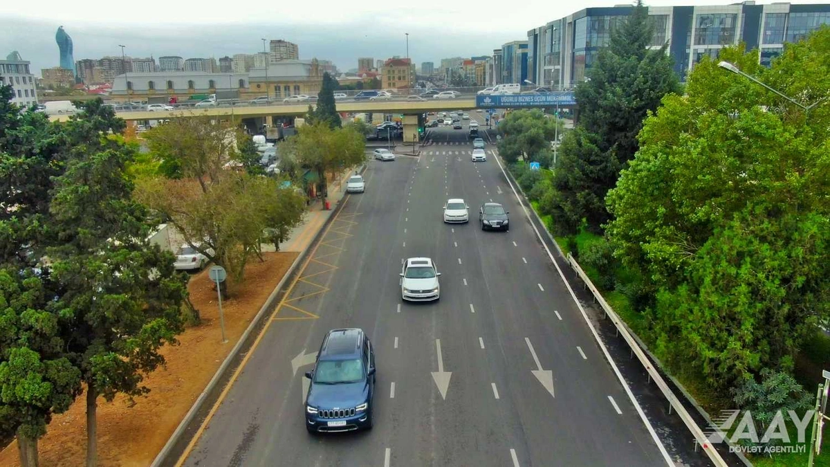 Bakının Əhməd Rəcəbli küçəsinin bir hissəsi təmir olunub