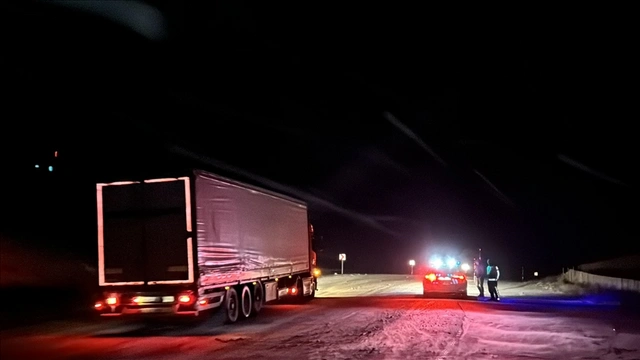 Kop Dağı geçidi'nde ulaşım kontrollü sağlanıyor