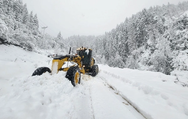 Rize'ye kar düştü, 21 köy yolu kapandı