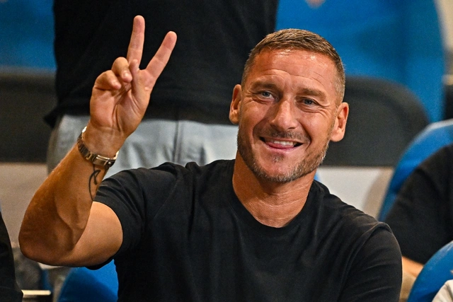 Totti 48 yaşında yenidən futbola qayıdır