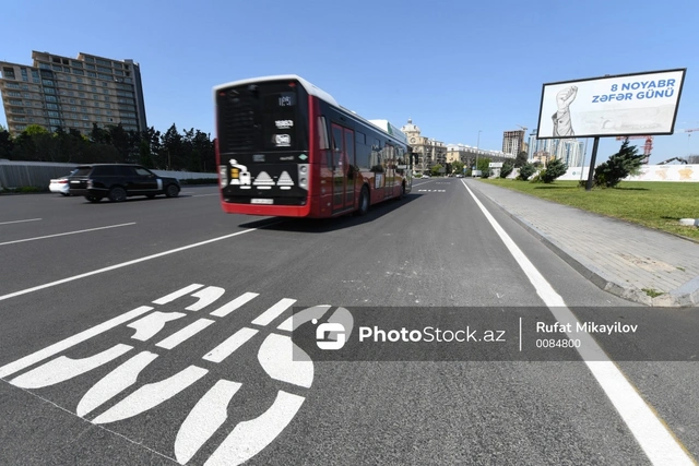 Bakıda avtobusda GƏRGİNLİK: "Əyləci basan sürücünü sərnişin təhqir edib"