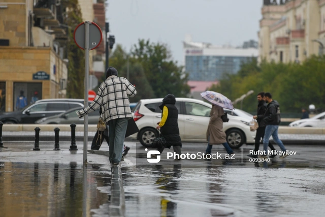 ВНИМАНИЮ водителей: забрызгали пешехода - платите 40 манатов