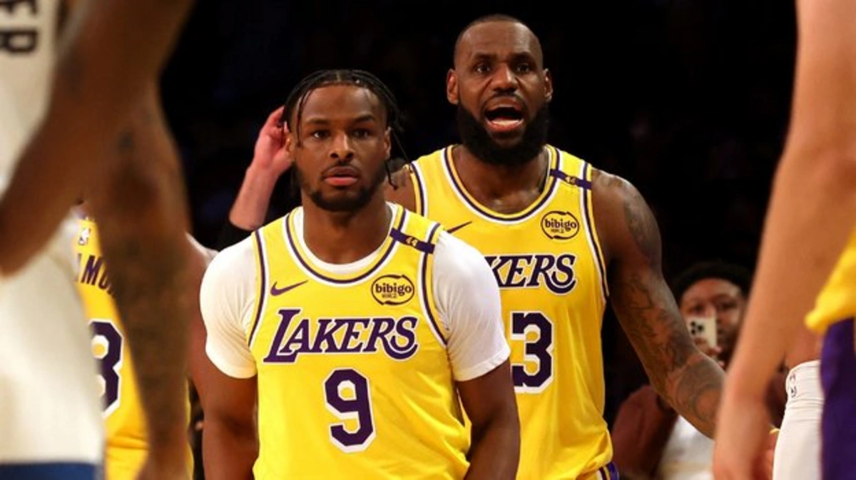 LeBron ve Bronny James, NBA'de tarihe geçti