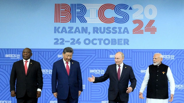 Kazan'da BRICS zirvesinin oturumu başladı