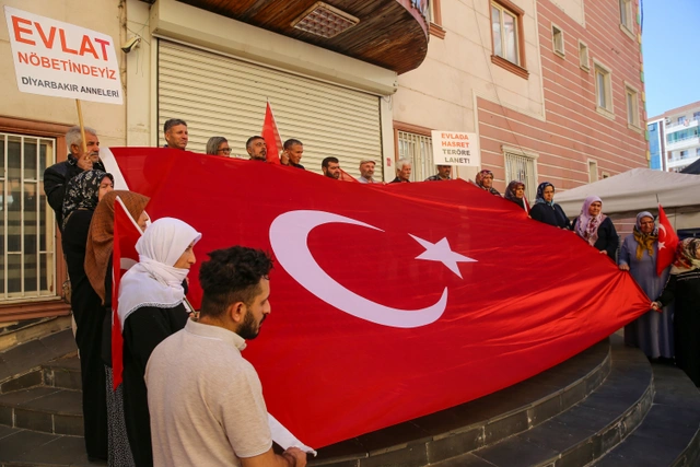 Diyarbakır annelerinden TUSAŞ saldırısına sert tepki: "Asla yılmayacağız!"