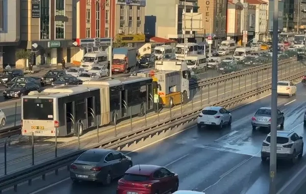 Avcılar'da metrobüste yangın