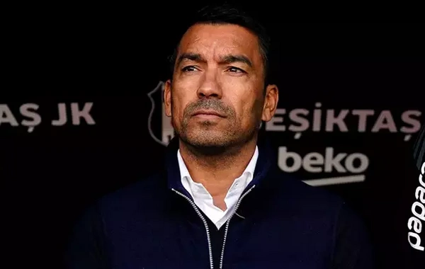 Derbiyle ilgili dikkat çeken ayrıntı! Giovanni van Bronckhorst ilk peşinde