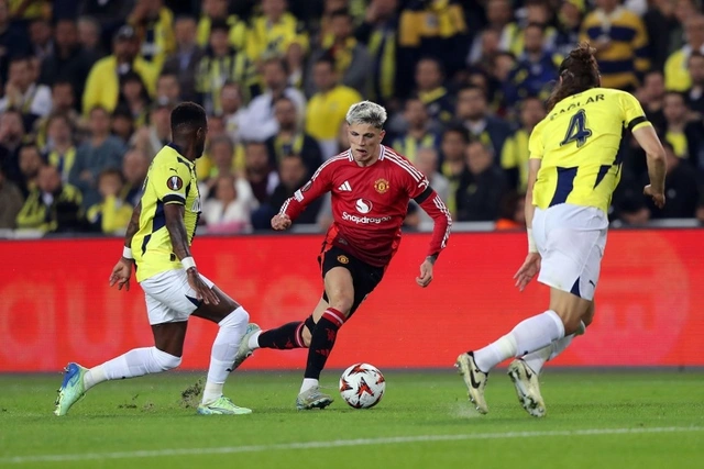 Fenerbahçe-Manchester United karşılaşması berabere bitti