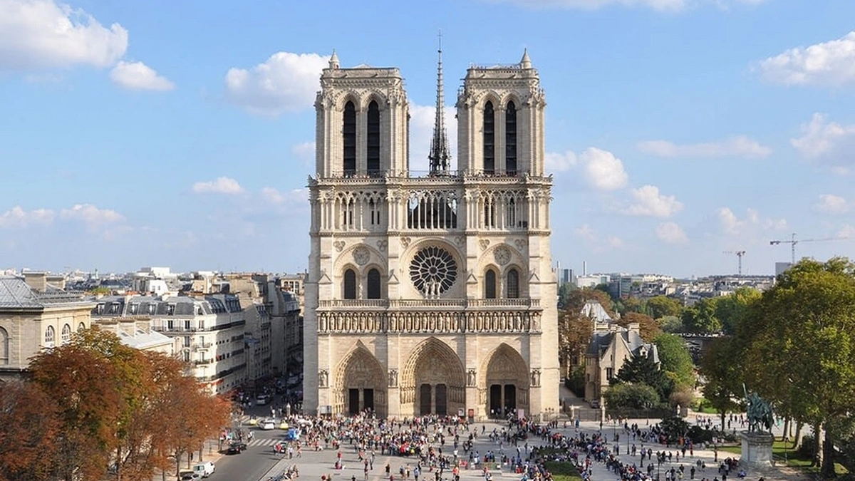 Notre-Dame Katedrali'nin açılış tarihi belli oldu