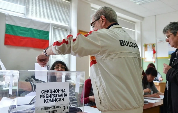 В Болгарии проходит голосование на досрочных выборах в парламент