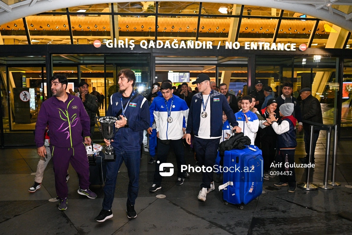 Dünya çempionatında uğurlu nəticəyə imza atan güləşçilərimiz Azərbaycana qayıdıblar