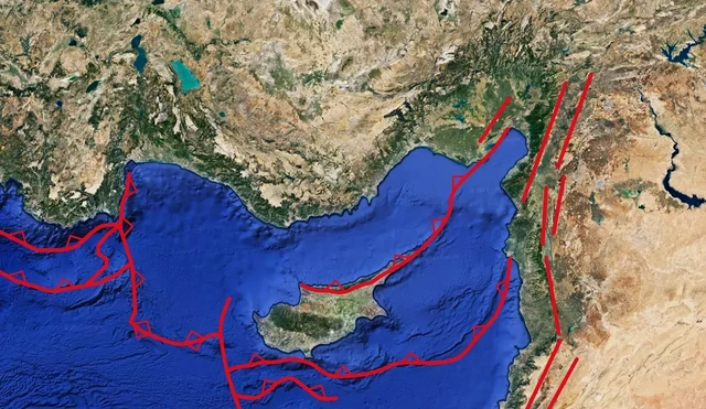 Akdeniz'de korkutan deprem