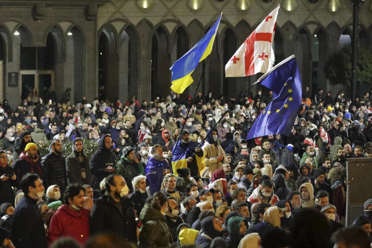 В Тбилиси проходит митинг грузинской оппозиции