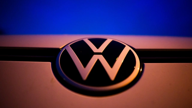 В ФРГ начались предупредительные забастовки сотрудников Volkswagen и BMW