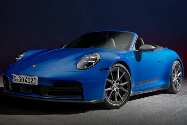 "Porsche" yeni seriyanın ilk kabriolet modelini təqdim etdi