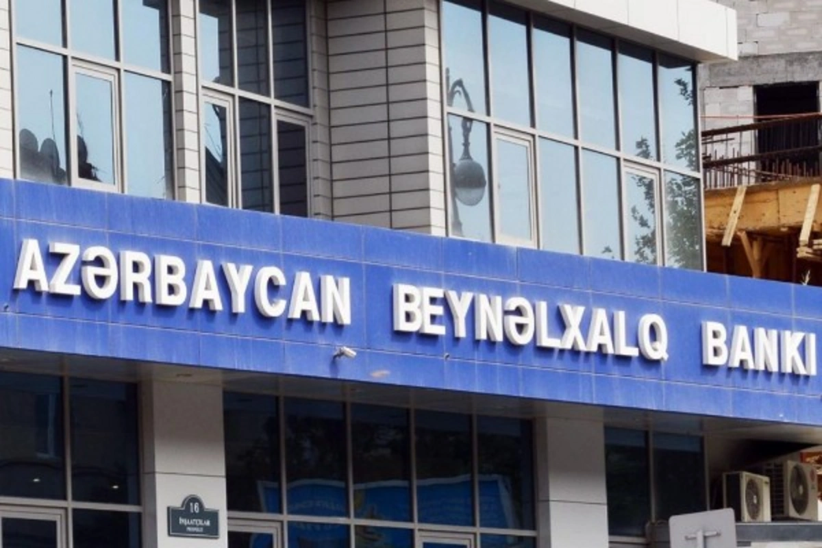 "Beynəlxalq Bank"ın sabiq şöbə müdiri məhkəmə zalında həbs olundu