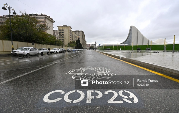 В Баку вступило в силу ограничение на движение транспорта по полосам COP29