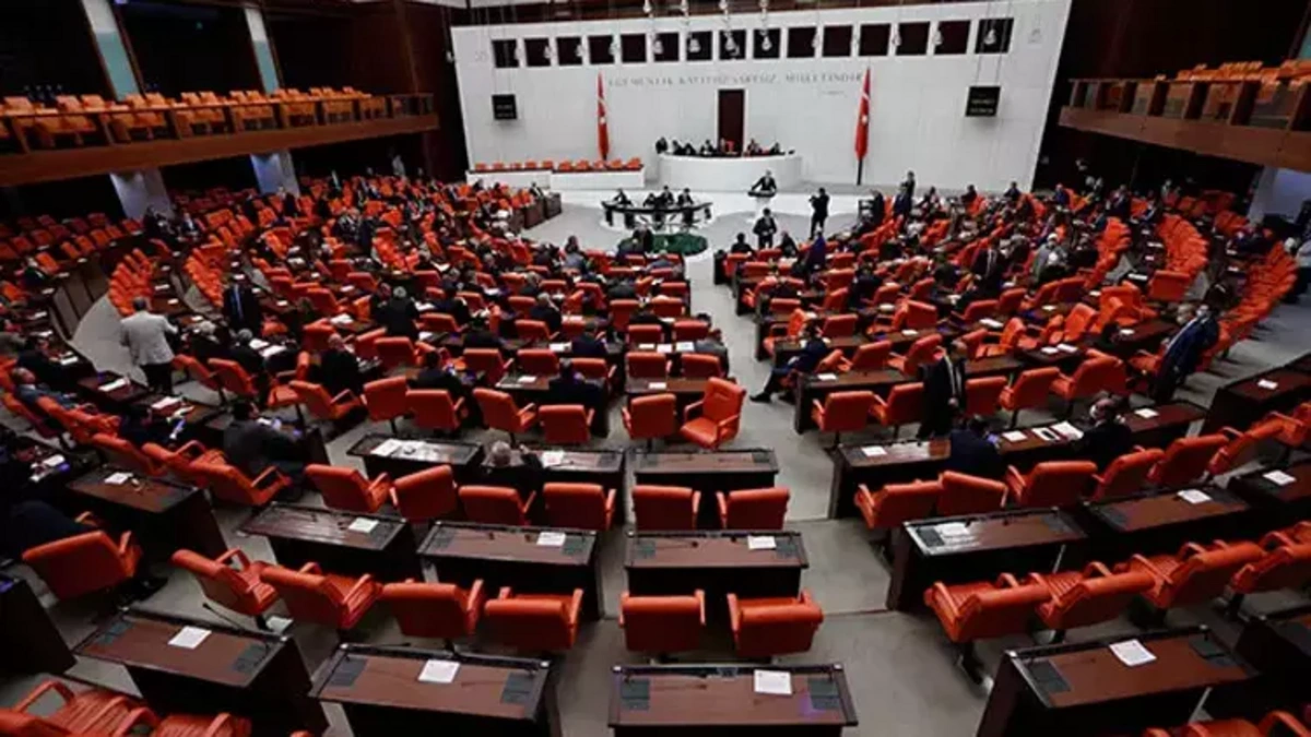 TBMM'de yoğun gündem: 9. Yargı Paketi ve bütçe görüşmeleri