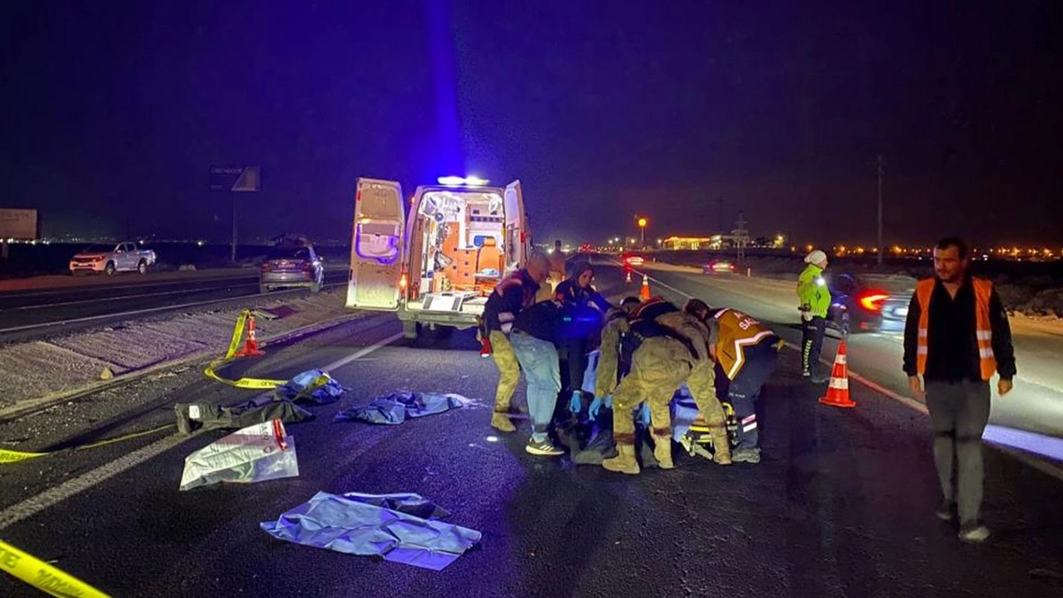 Diyarbakır'da korkunç kaza: Otomobilin çarptığı yaya ikiye bölündü