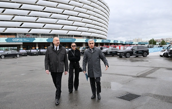 İlham Əliyev Bakı Olimpiya Stadionunun ərazisində COP29-la bağlı yaradılan şəraitlə tanış olub