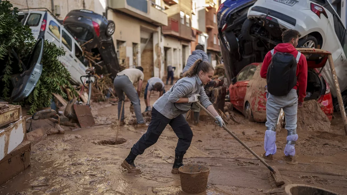 İspanya'da sel felaketi: Halk Kral ve ülke yönetimine sinirli