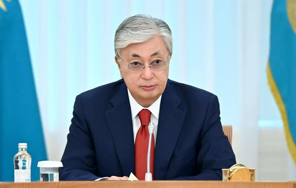 Tokayev: "Azerbaycan ve Ermenistan'ın ilişkilerde yeni sayfa açmak isteğini destekliyoruz"