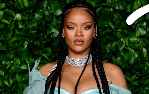 Rihanna: "Mən səs verə bilmirəm, siz verin"