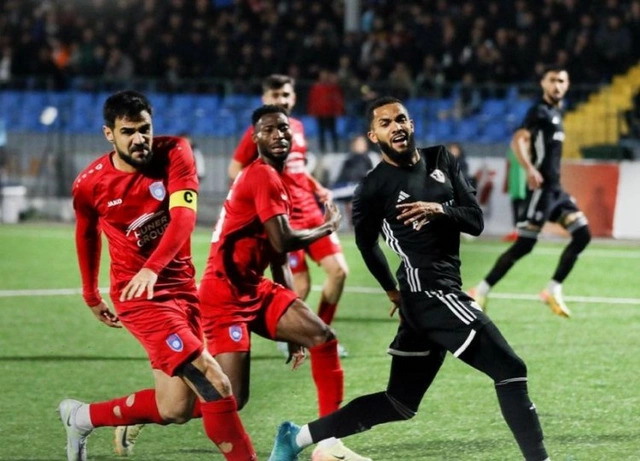 Azarkeşlər "Qarabağ" və "Turan Tovuz"u ziyana salıblar