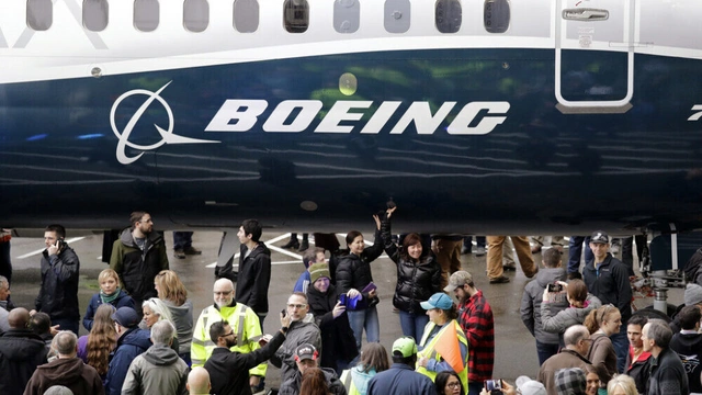 "Boeing" əməkdaşları yeddihəftəlik tətili dayandırmağa razılaşdılar